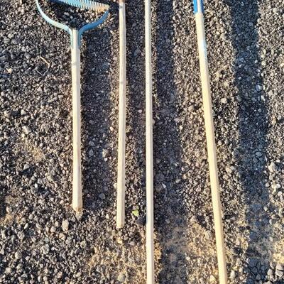 Lot 359: (4) Vintage Rakes 