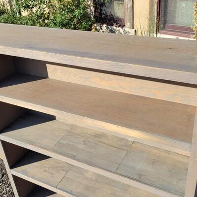 Lot 371: Vintage Bookshelf 44 x 48 x 11