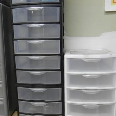 LOT 127  SMALL DRAWER  ORGANIZERS