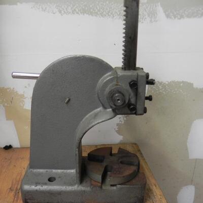 LOT 149  1 TON ARBOR PRESS