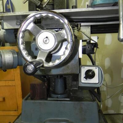 LOT  142   KNEE MILL & CBX DIGITAL DISPLAY