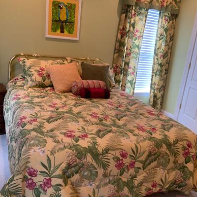 Queen bed without headboard