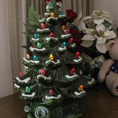 Vintage B&W Ceramics Decorative Light Up Christmas Tree