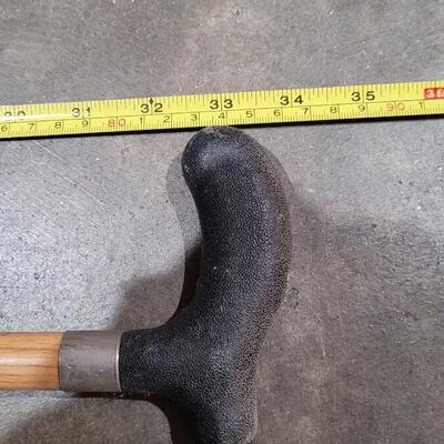 Lot 382: (2) Vintage Walking Canes 