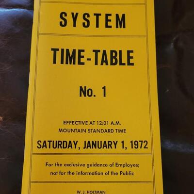 Lot 383: Assorted Vintage RAILROAD Time Tables and Collectibles 