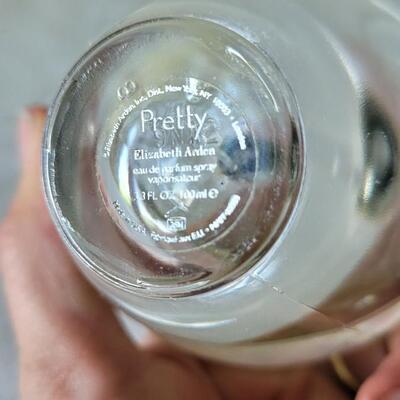 Lot 390: Pretty Perfume by Elizabeth Arden