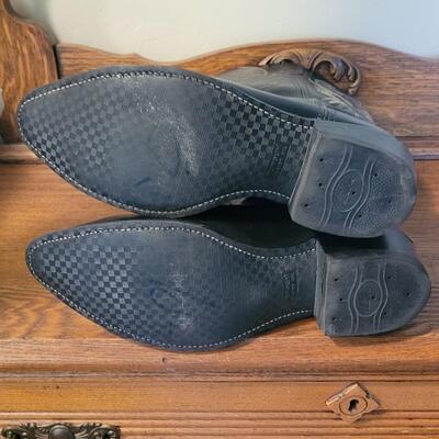 Lot 400: Men's Black Cowboy Boots