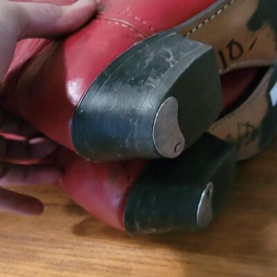 Lot 401: Ladies Red Cowboy Boots Size 6