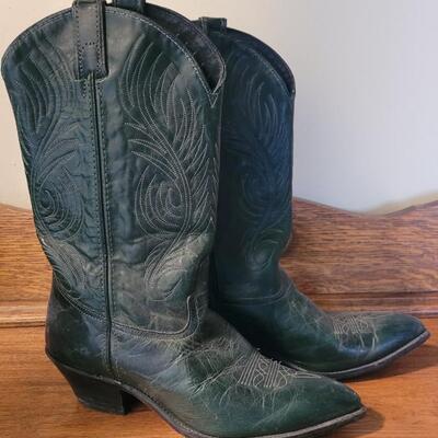 Lot 402: Dark Green Cowboy Boots Size 9.5