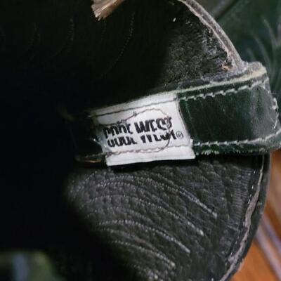 Lot 402: Dark Green Cowboy Boots Size 9.5