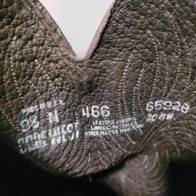 Lot 402: Dark Green Cowboy Boots Size 9.5