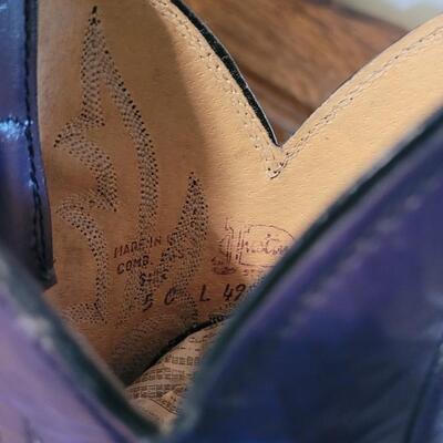 Lot 404: Ladies Purple Justin Boots Size 5
