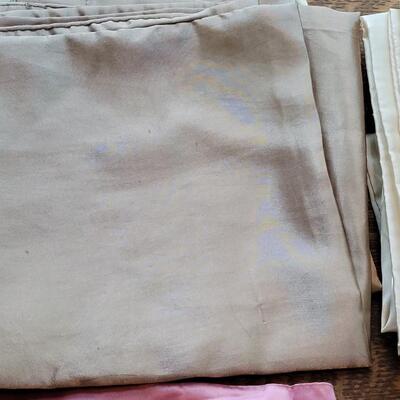 Lot 426: (3) Sets of Silky Pillow Cases & 1 Single - Standard Size