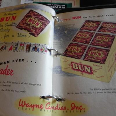LOT 176 VINTAGE SALESMAN CHOCOLATE SELLING KIT