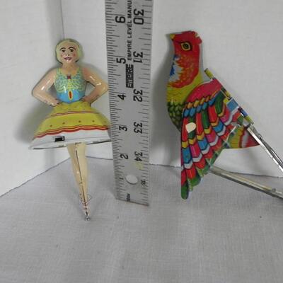 LOT 180 TIN TOYS