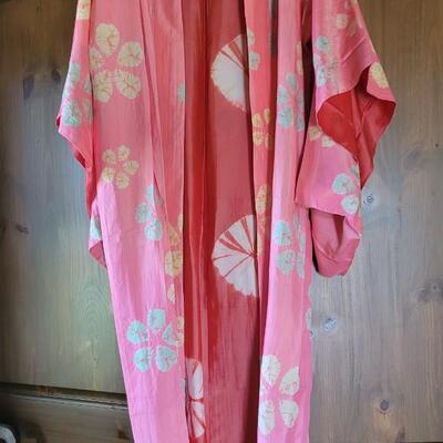 Lot 448: 1940's Silk Kimono 