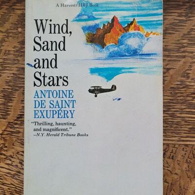 Lot 450: Airplane Book Lot