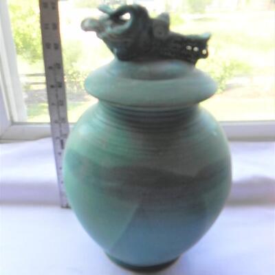 LOT 188  DRAGON JAR