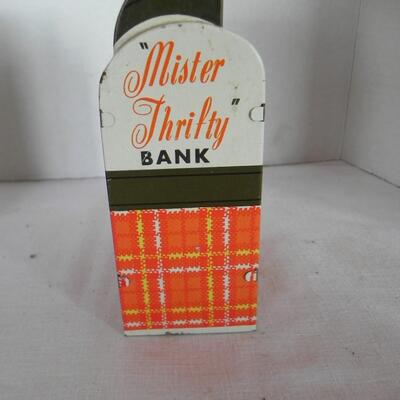 LOT 189 VINTAGE ITEMS
