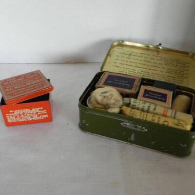 LOT 189 VINTAGE ITEMS