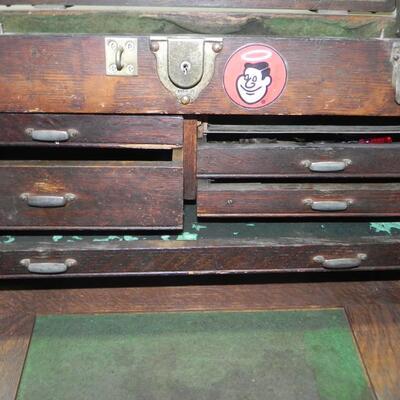 LOT 191  VINTAGE CRAFTSMAN WOODEN STORAGE BOX