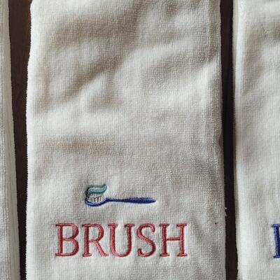 Lot 462: (3) New Sonoma Bathroom Handtowels 