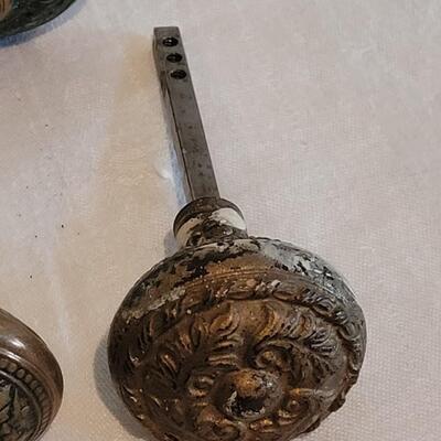 Lot 467: Antique Ornate Hardware & Doorknobs