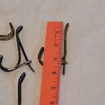 Lot 468: Vintage Metal Hooks