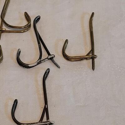 Lot 468: Vintage Metal Hooks