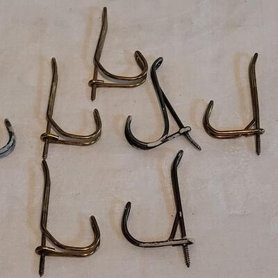 Lot 468: Vintage Metal Hooks