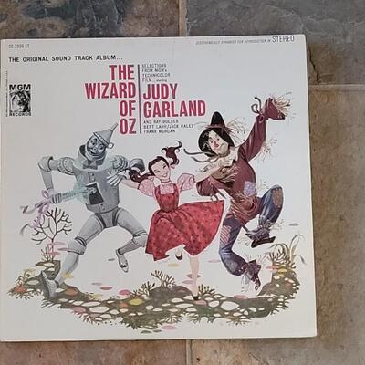 Lot 473: Vintage Mary Poppins & Wizard of Oz Records