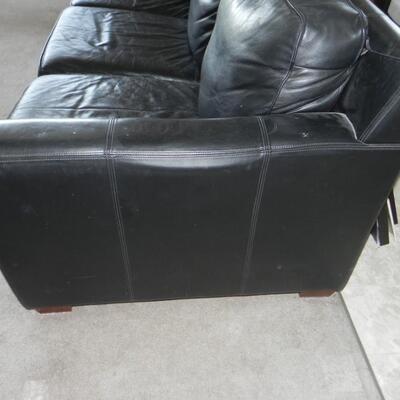 LOT 194 THOMASVILLE LEATHER SOFA