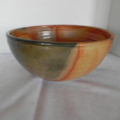 LOT 196  POTTERY