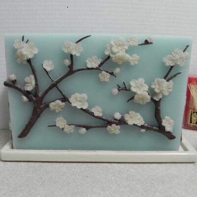 LOT 198 JAPANESE STYLE