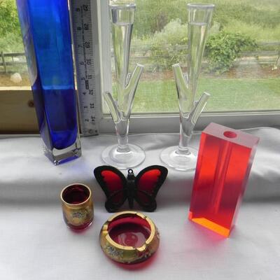 LOT 200 BUD VASES
