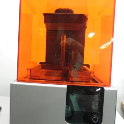 LOT 89 FORM 2 3D PRINTER