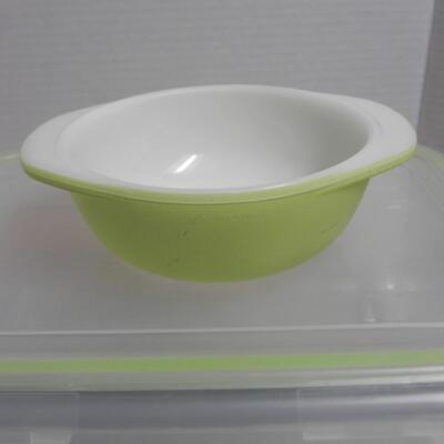 LOT 215  KITCHEN ITEMS