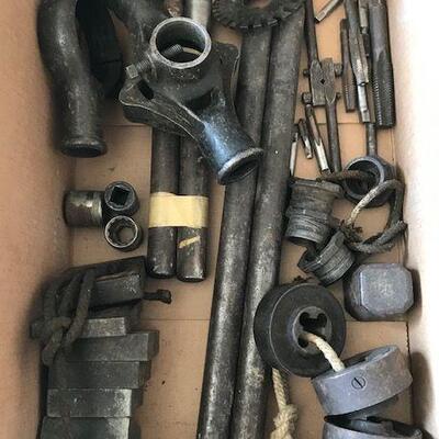 Lot Of Vintage Taps, Dies And Threading Accessories