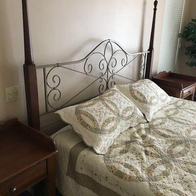 Kind Size Bed With Headboard And Tempurpedic Mattress