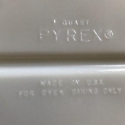 Vintage Pyrex One Quart Divided Casserole Dish