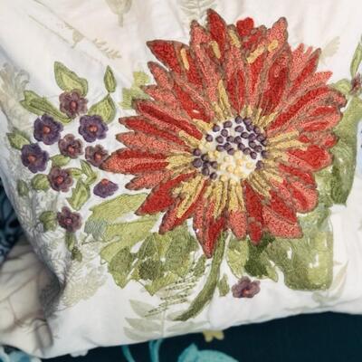 Lot of 34 - Crewel Flower Cotton Pillow, Pottery Barn