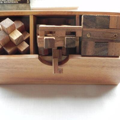 LOT 216 WOODEN MIND PUZZLE
