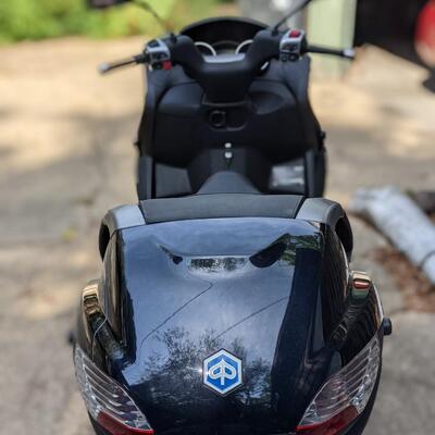 Like New (1256 miles!) '09 Piaggio MP3 250ie Motorcycle