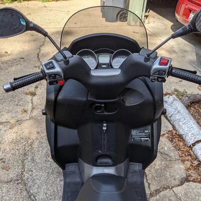 Like New (1256 miles!) '09 Piaggio MP3 250ie Motorcycle