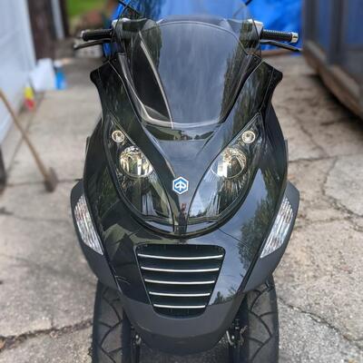 Like New (1256 miles!) '09 Piaggio MP3 250ie Motorcycle
