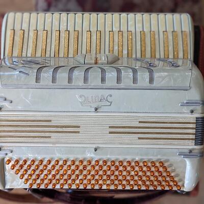 Exc Cond Lira Ivory/Cream Piano Accordion, Alligator Case!
