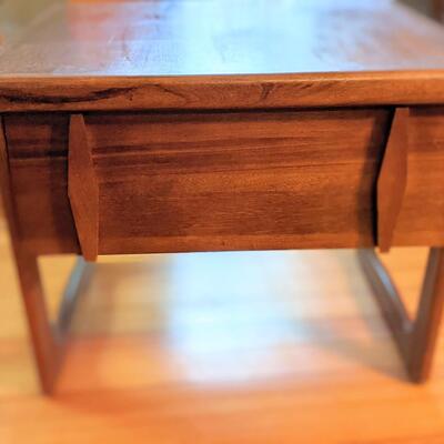 Gorgeous, Unique MCM end table