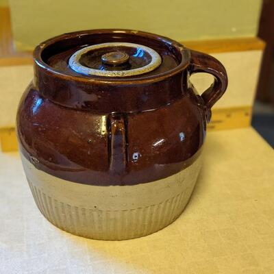 No Chips or Cracks Red Wing Bean Pot