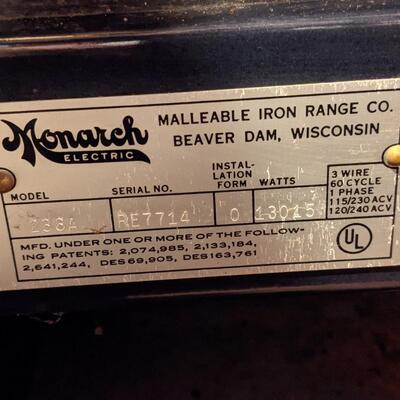 Exc Cond Retro Monarch Electric Range. Made in Beaver Dam!