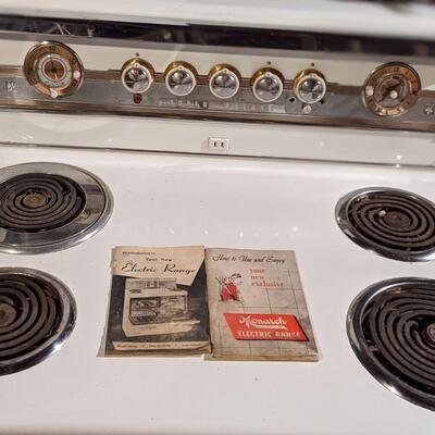 Exc Cond Retro Monarch Electric Range. Made in Beaver Dam!